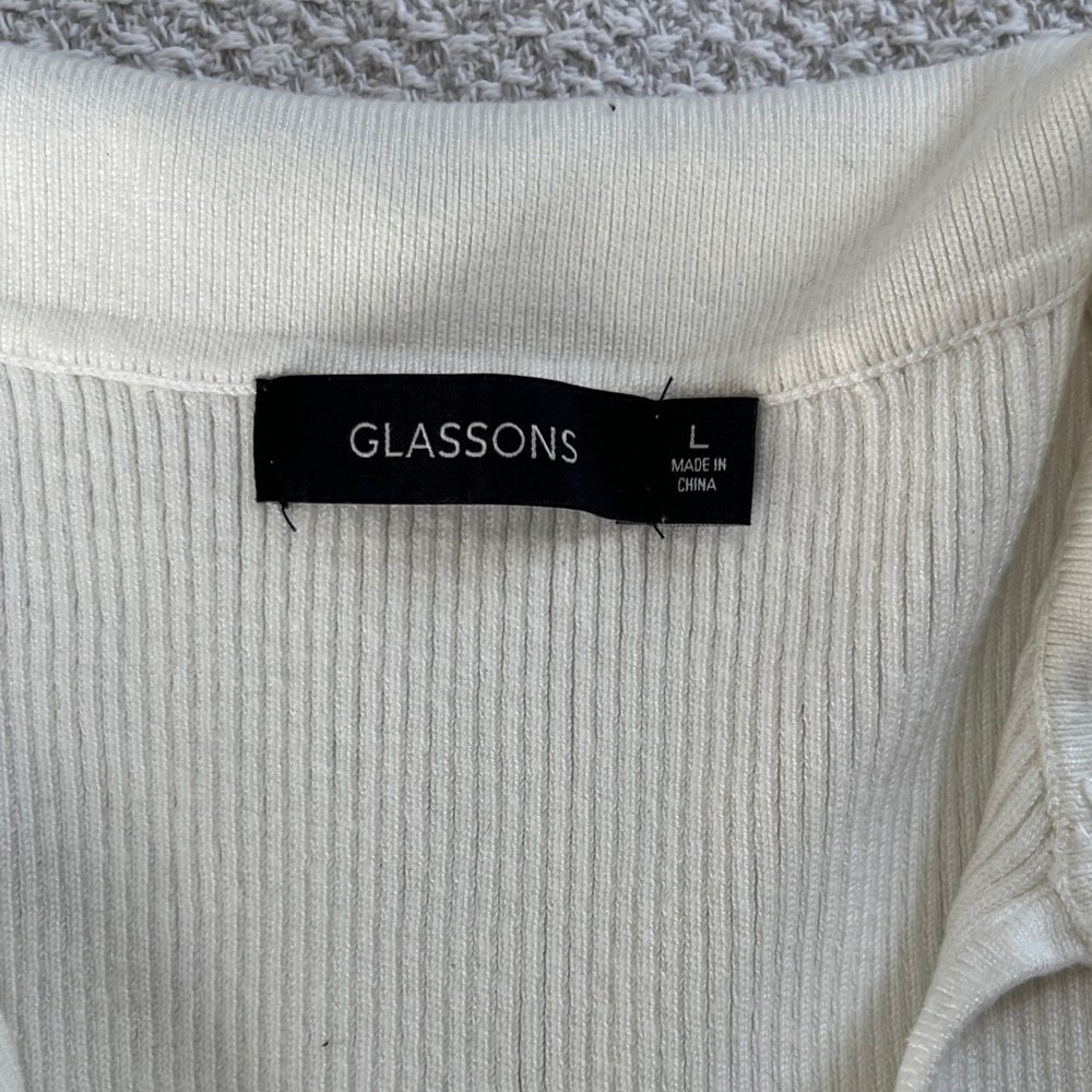 Glassons Ivory Ribbed V-Neck Cropped Tank Top - Picture 2 of 3